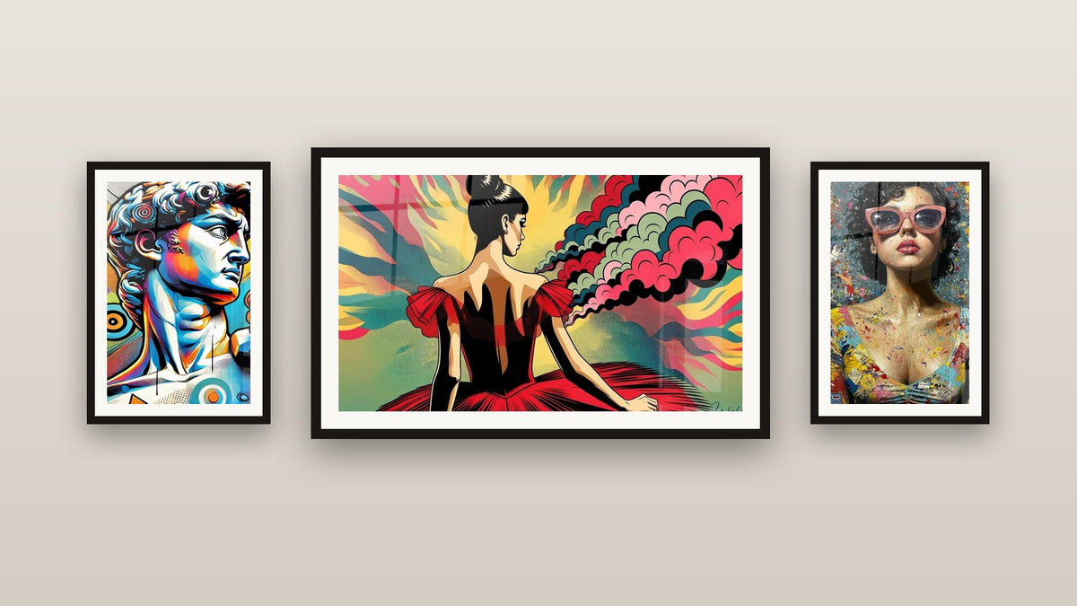 Mur de galerie avec trois tableaux encadrés : Pop Art, Renaissance Pop et Flamboiement Pop