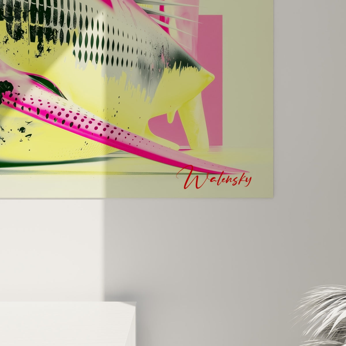 Empâtements colorés du requin où le rose magenta et le jaune fluo se mêlent au grain photographique de la peau