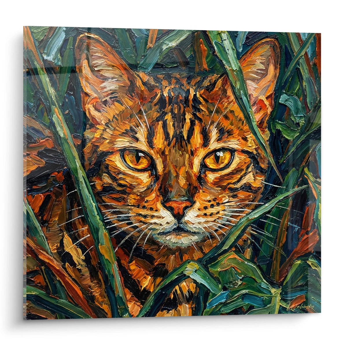 Tableau artistique d'un chat Bengal aux yeux dorés caché dans les herbes vertes, style peinture expressionniste