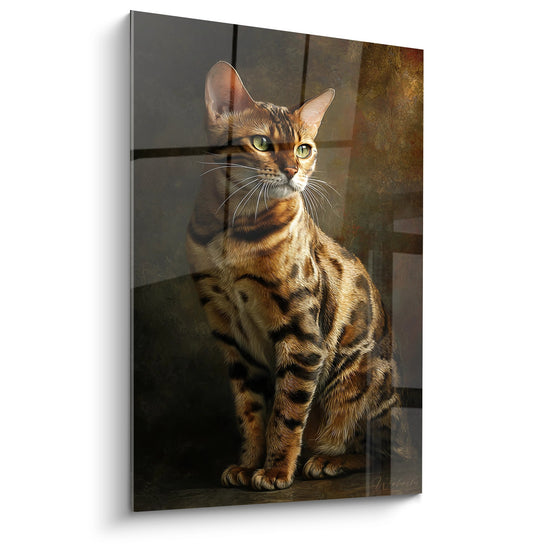 Tableau portrait chat Bengal assis avec pelage doré tacheté et yeux verts sur fond texturé neutre