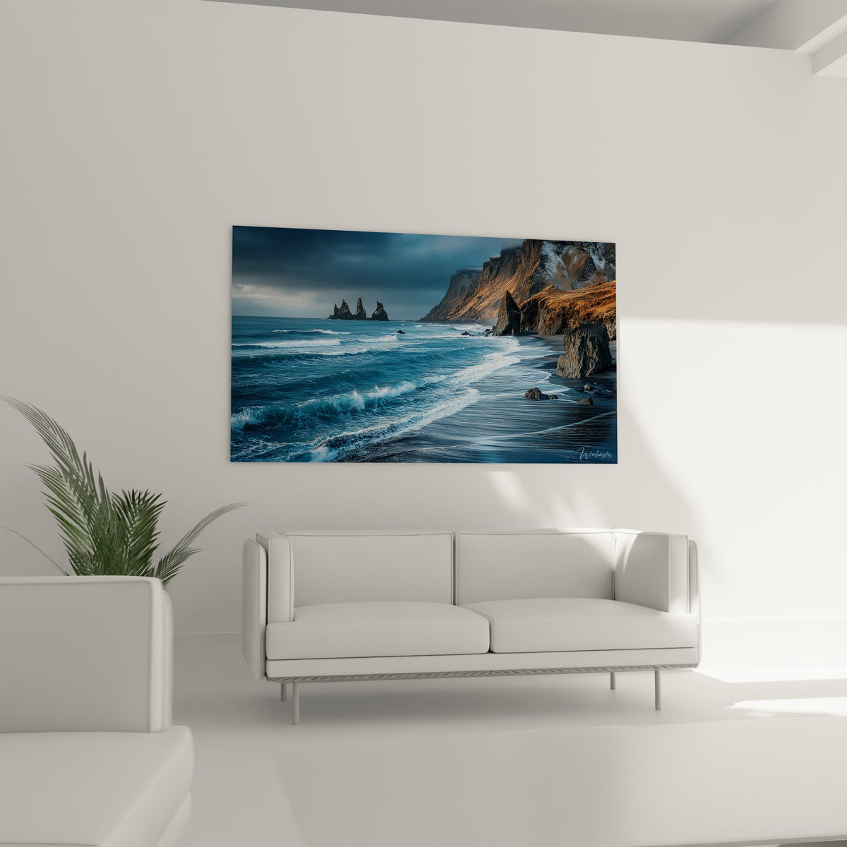 Détail gros plan tableau Reynisfjara montrant texture vagues écumantes et formations basaltiques