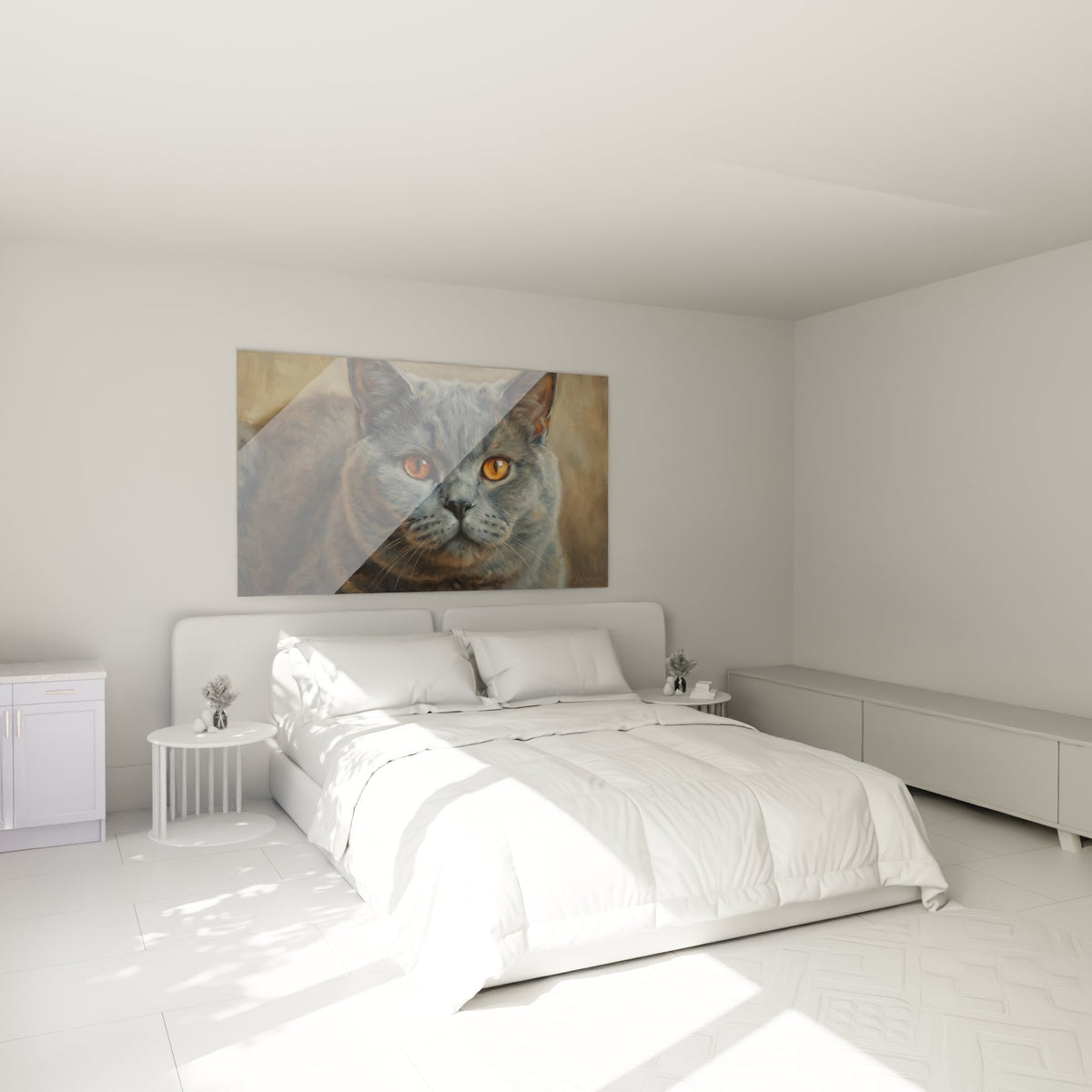 Tableau chat British Shorthair bleu décorant élégamment une chambre moderne aux tons neutres