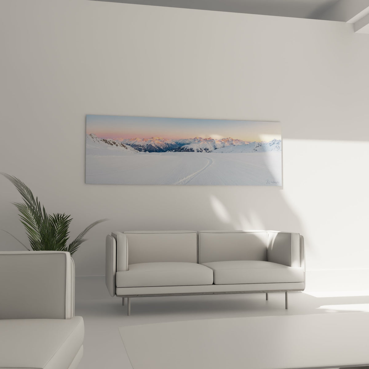 Detail tableau piste ski montrant traces dameuse sur neige et textures murales haute qualite