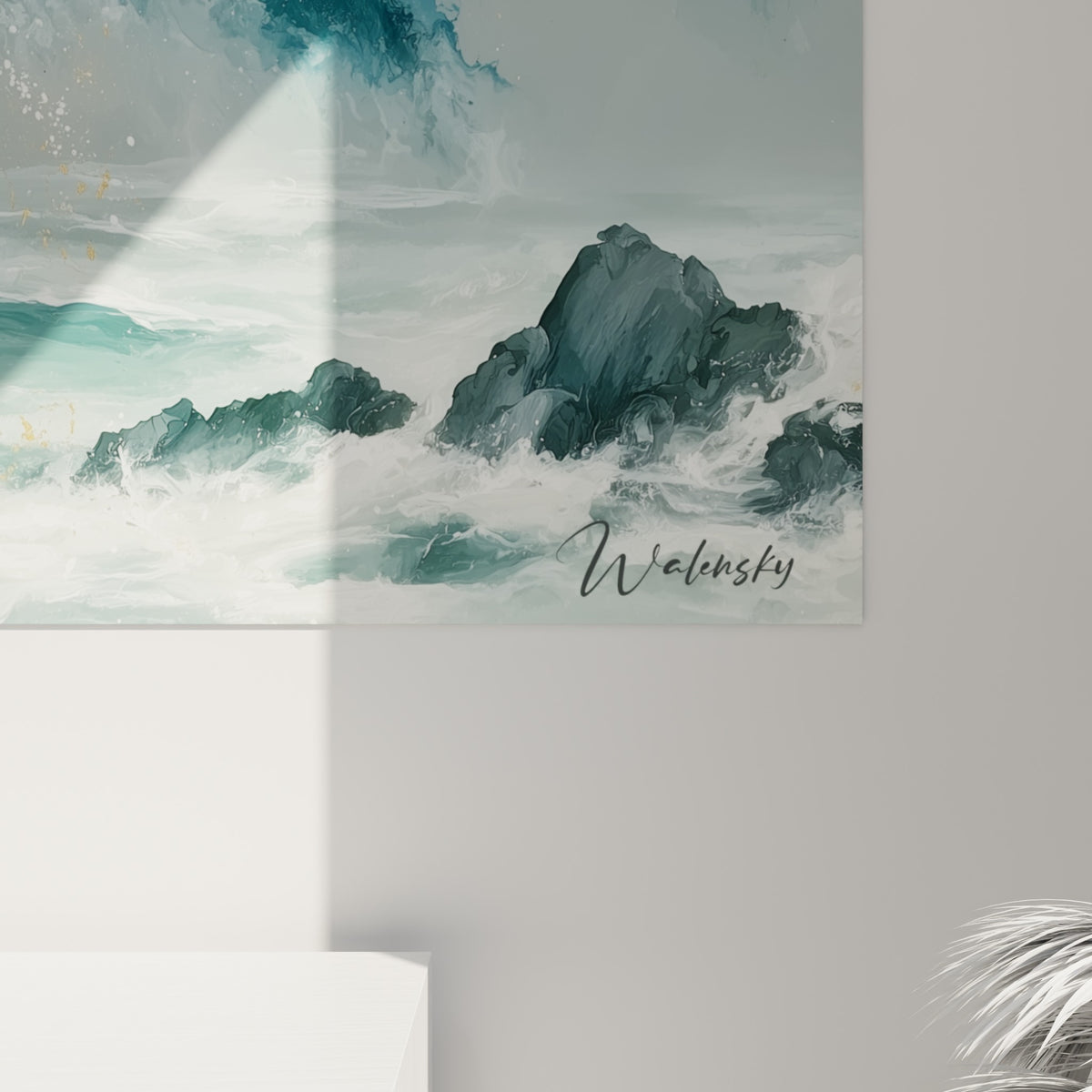 Texture de peinture épaisse révélant empâtements blancs et coulures dorées sur fond bleu marine profond