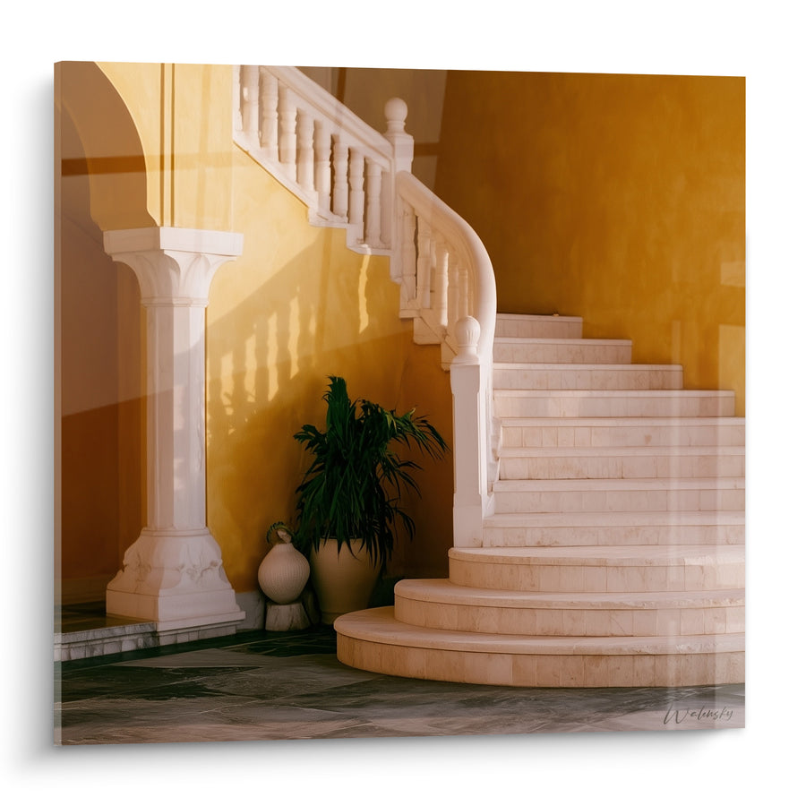 Tableau Escalier courbe ocre et crème mur doré - Silence doré - Edition Architecture