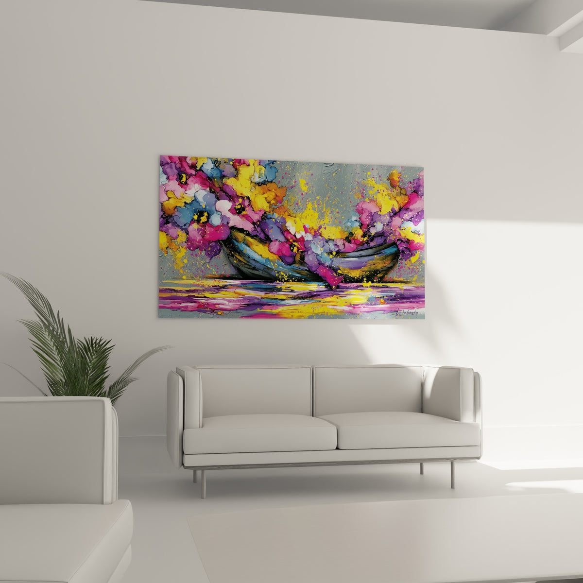 Silhouette du tableau bateau abstrait entourée de rose et bleu pastel, au-dessus d'un canapé dans un salon lumineux