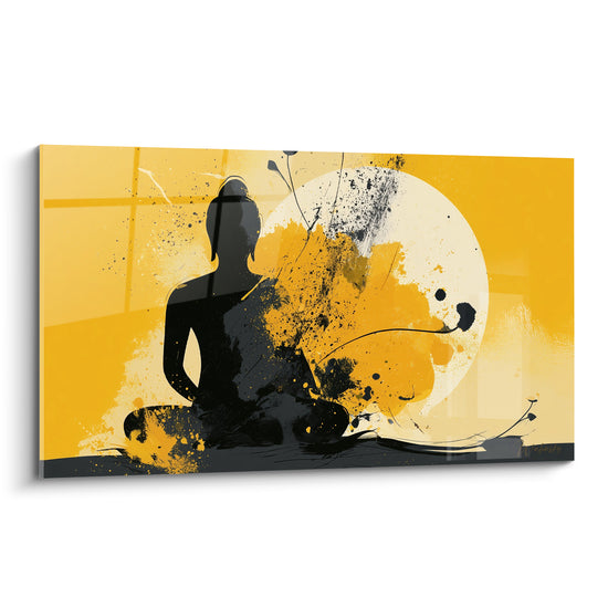 Silhouette de Bouddha noire assise face à une lune blanche sur fond jaune moutarde éclatant