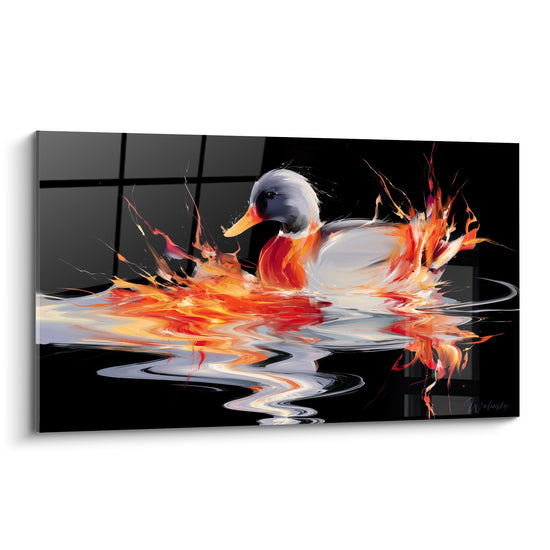 Canard blanc et orange flottant sur une eau noire aux reflets de flammes vives