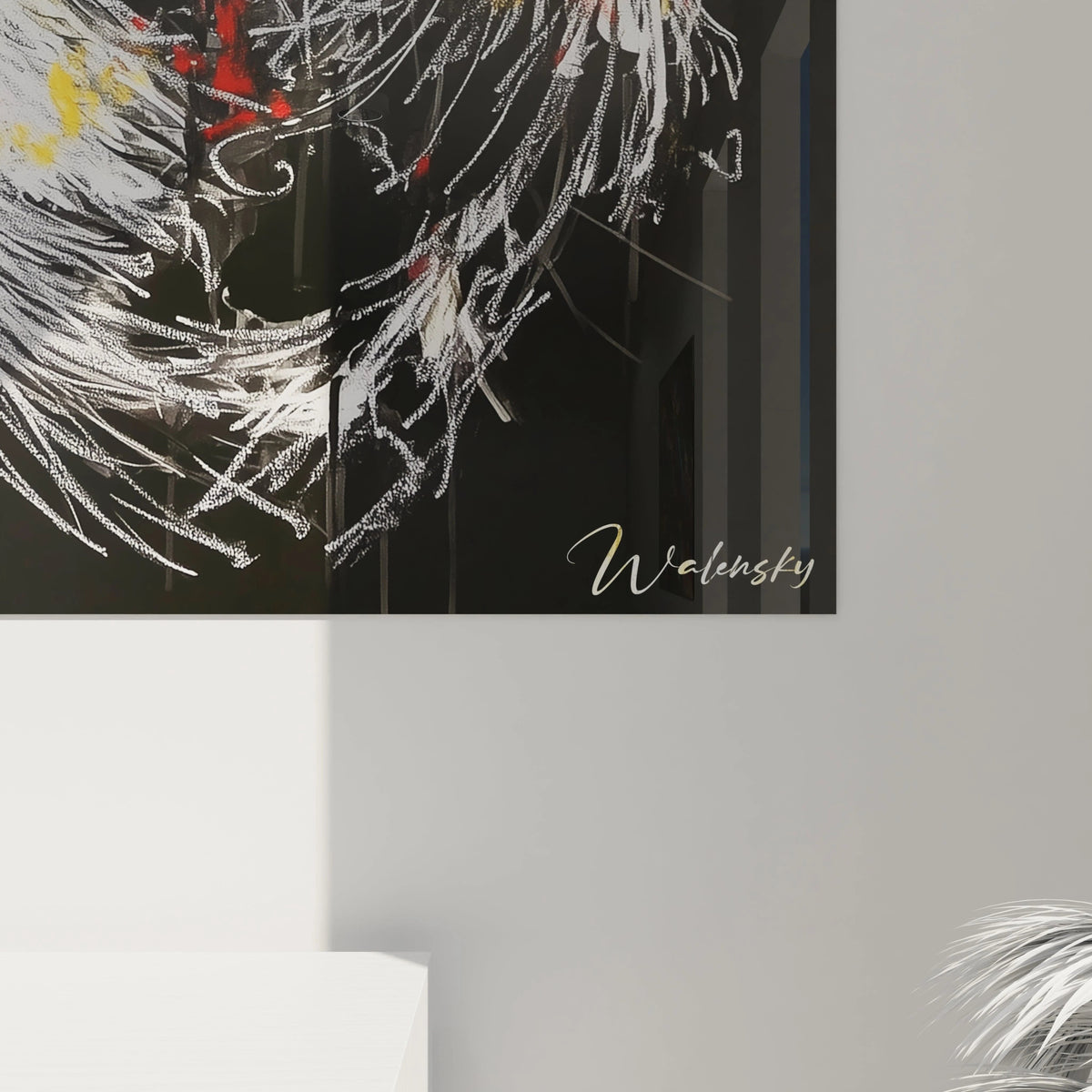Un tableau coq contemporain illustrant un coq au plumage blanc détaillé sur fond noir intense. L'œuvre met en valeur la crête rouge vif, le bec jaune et le regard perçant de l'animal à travers des coups de pinceau expressifs.
