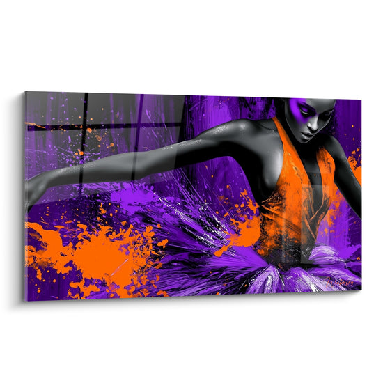 Danseuse abstraite en tutu violet et orange, bras tendu, style pictural éclaboussé et graphique