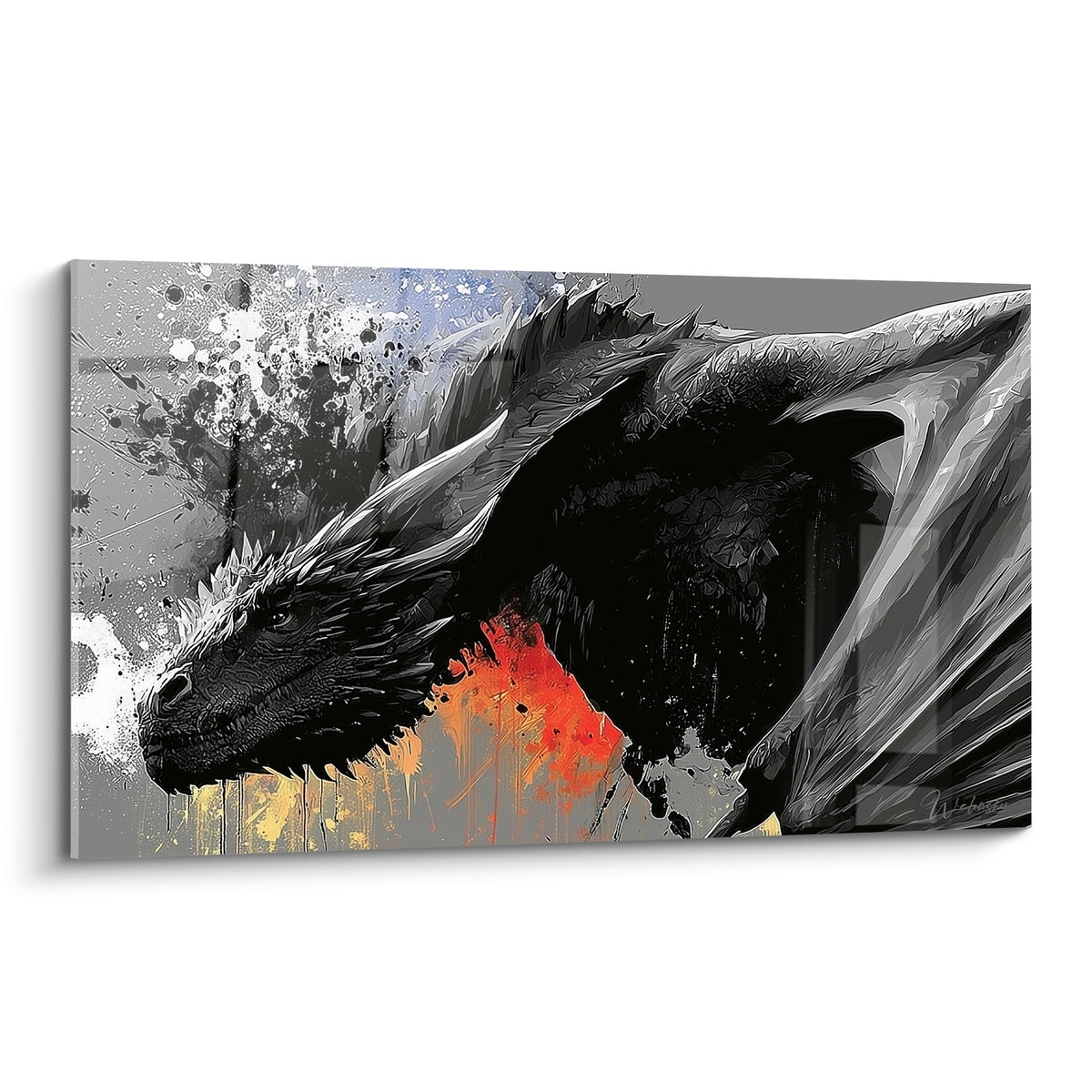 Dragon noir aux ailes grises et gorge orange fauve, tête baissée sur fond d'éclaboussures blanches