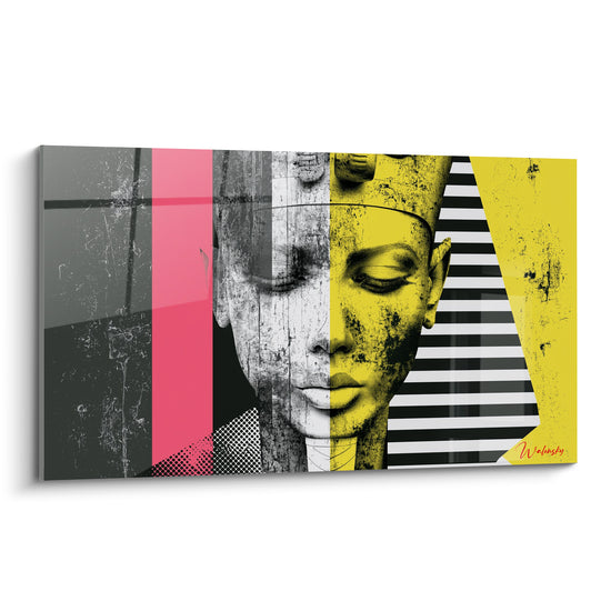Pharaon egypte au visage gris et jaune, yeux clos, rayures noires et bande rose fuchsia