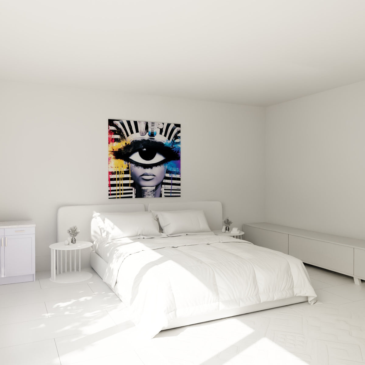 Reine égyptienne en noir et blanc traversée de coulures orange, au-dessus d'un lit dans une chambre claire
