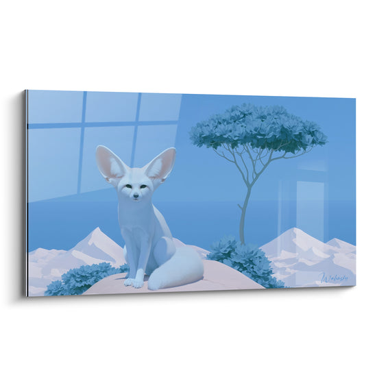 Fennec blanc aux oreilles dressées assis sur une dune, décor bleu ciel et bleu marine stylisé