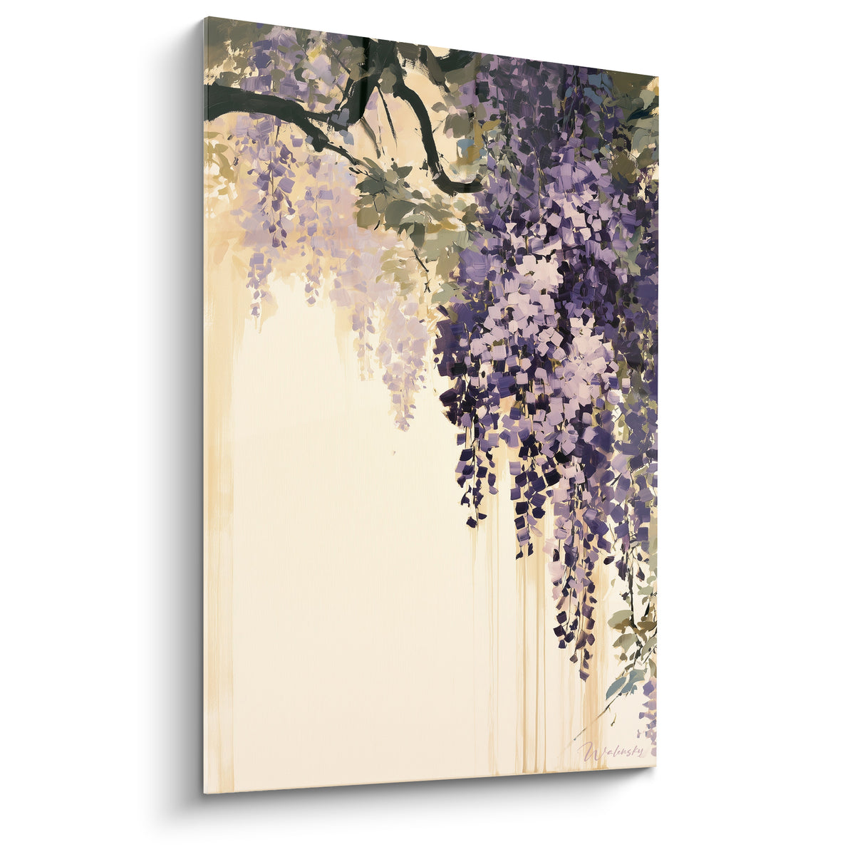 Glycine mauve en grappes tombantes sur branche brune, fond beige ivoire lumineux