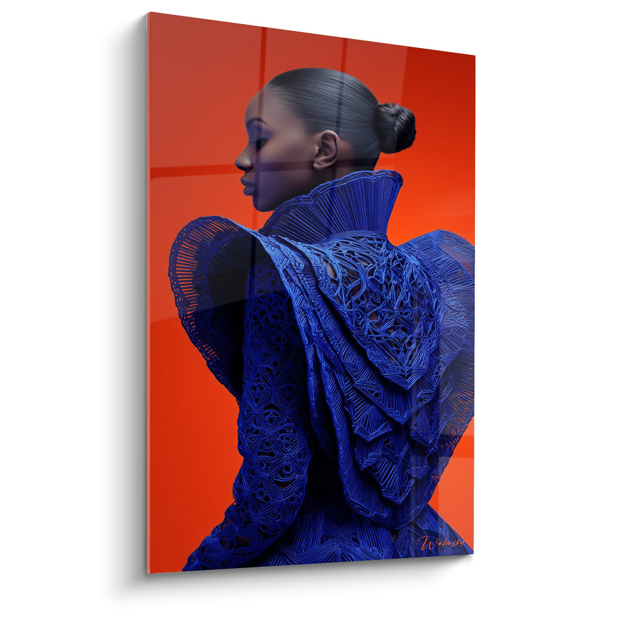 Tableau Silhouette en robe bleu roi ajourée - Prestance royale - Edition Haute couture