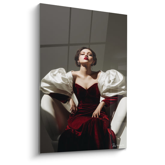 Tableau Femme robe velours rouge et blanc - Assurance théâtrale - Edition Haute couture