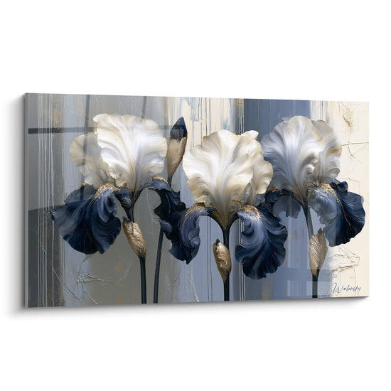 Iris blancs aux pétales bleu marine et touches dorées, composition florale sur fond gris strié