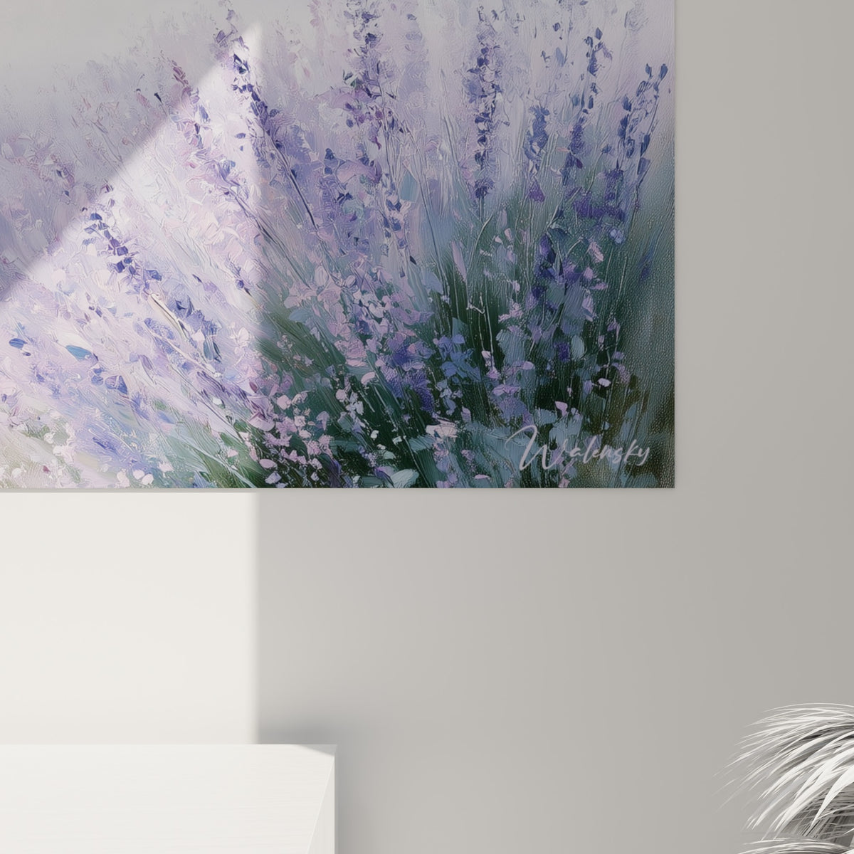 Empâtements de lavande violette et touches lilas, grain de peinture visible sur la toile encadrée