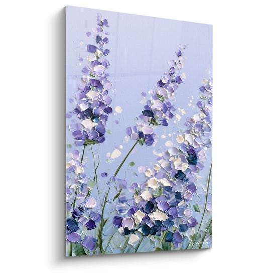 Épis de lavande violette et bleu pastel peints en relief sur fond ciel clair