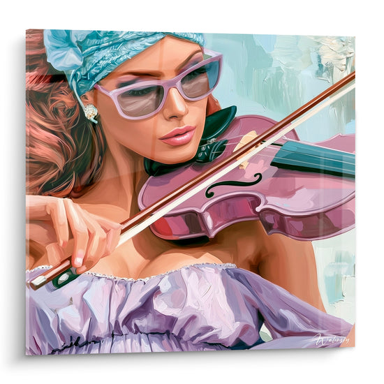 Violoniste en lunettes roses et robe lavande jouant du violon rosé sur fond bleu pastel