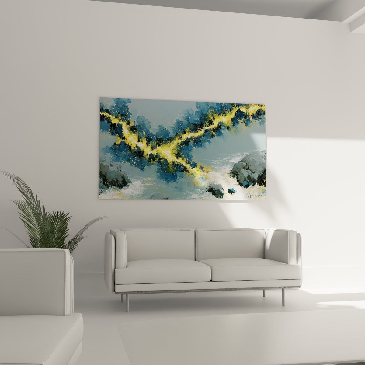 Rochers anthracite et lumière dorée style Peinture abstrait, teintes bleutées, au-dessus d'un canapé dans un salon lumineux