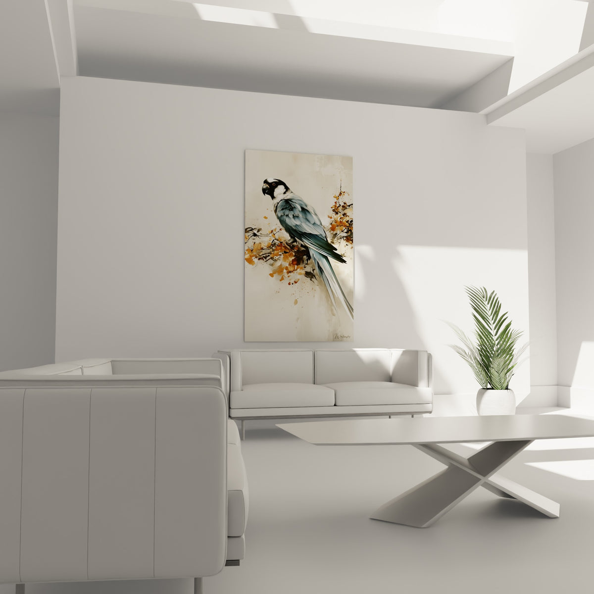 Perroquet gris anthracite et ocre doré sur branche fleurie, disposé au-dessus d'un canapé dans un salon lumineux