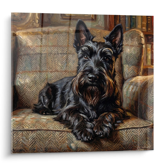 Tableau Scottish Terrier noir et gris assis dans fauteuil beige à motifs chevrons avec bibliothèque en arrière-plan