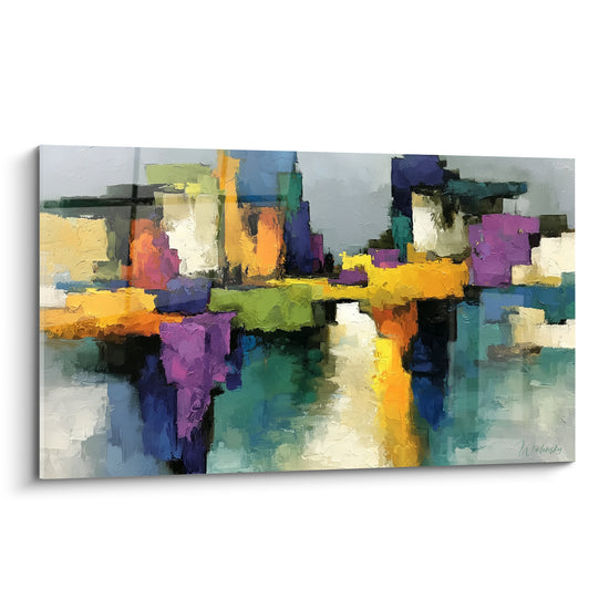 Cité abstraite en blocs violets, dorés et turquoise, reflétée dans une eau calme, empâtements visibles