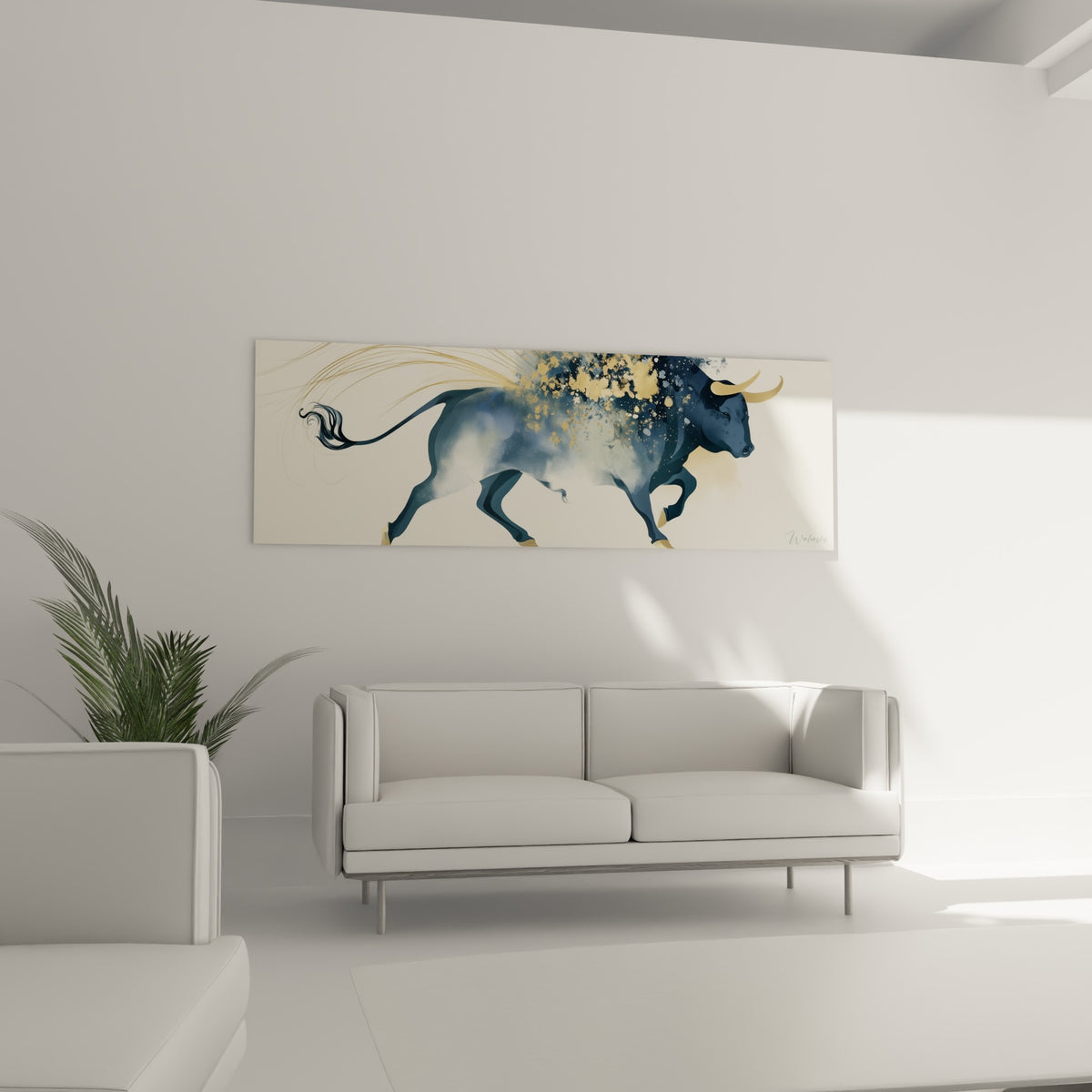 Galop du taureau anthracite aux éclaboussures dorées au-dessus d'un canapé dans un salon lumineux