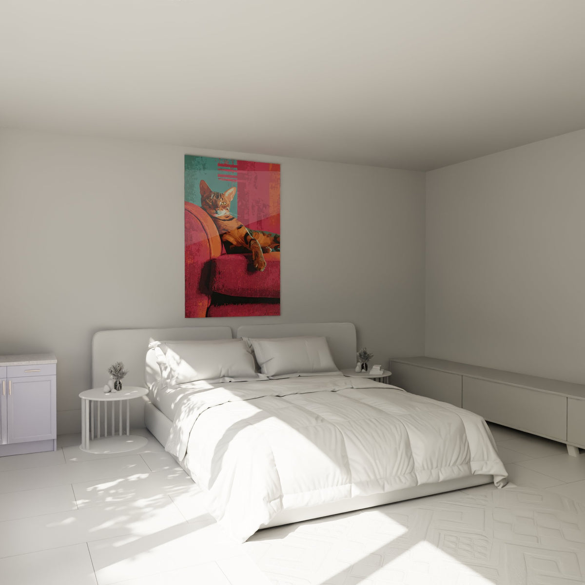 Chat Toyger artistique sur fauteuil rose exposé dans chambre moderne, décoration murale féline contemporaine