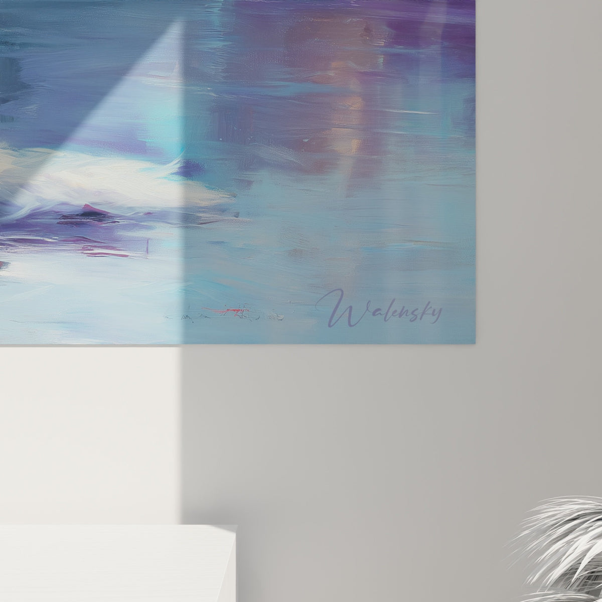 Vue d'ensemble toile Berger Blanc Suisse reflets bleus violets dans décoration intérieure contemporaine